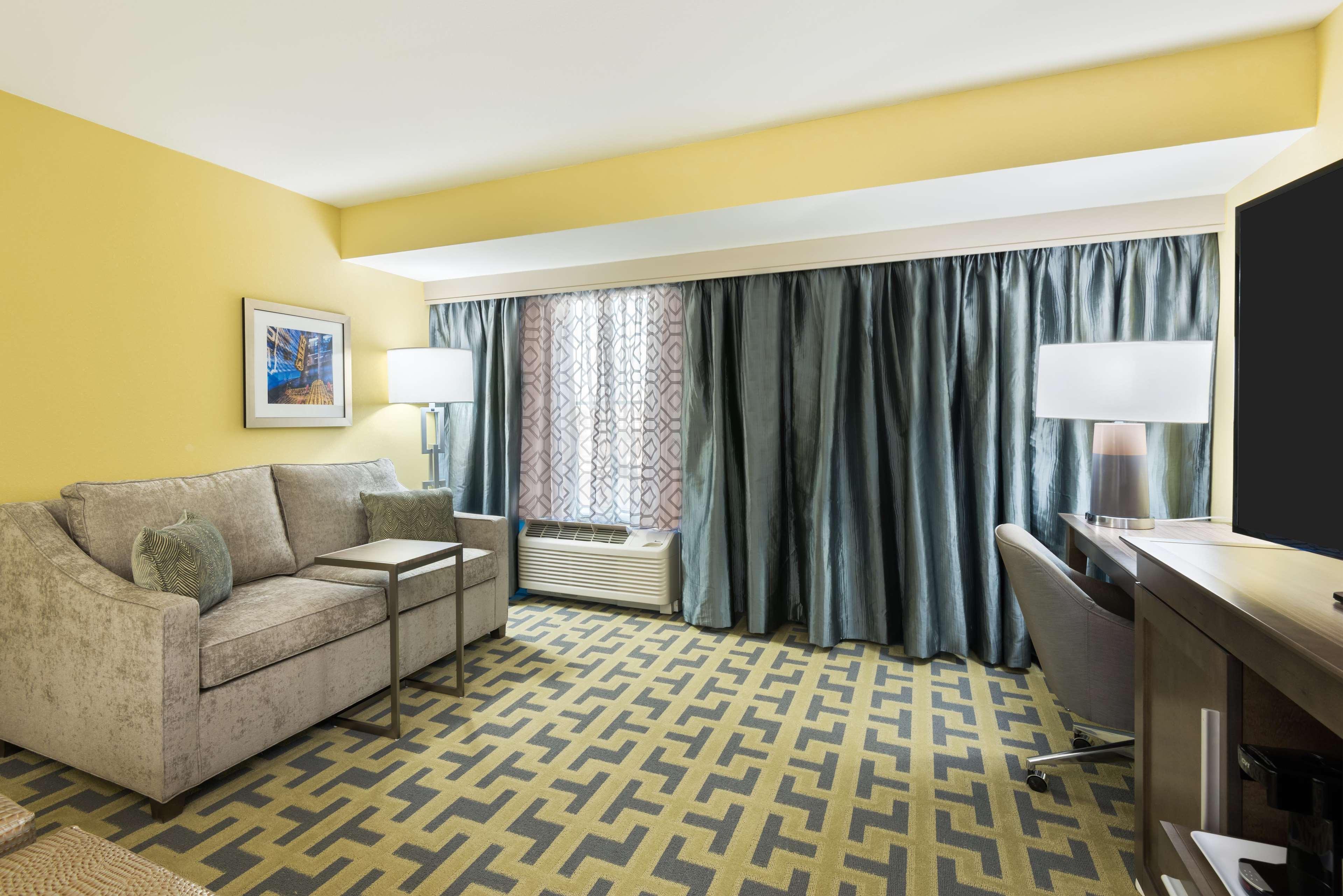 Hampton Inn & Suites Tampa Airport Avion Park Westshore Екстер'єр фото