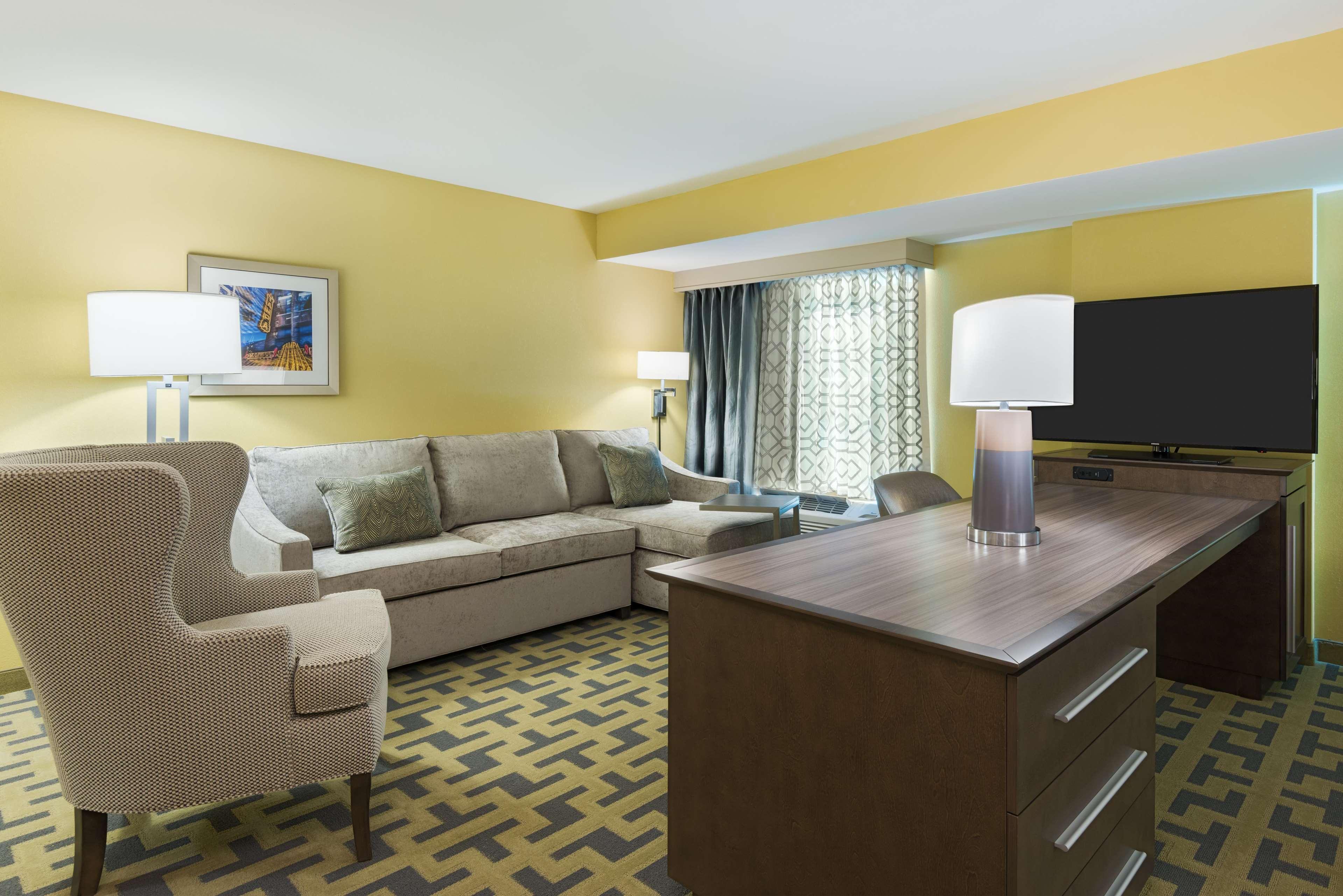 Hampton Inn & Suites Tampa Airport Avion Park Westshore Екстер'єр фото