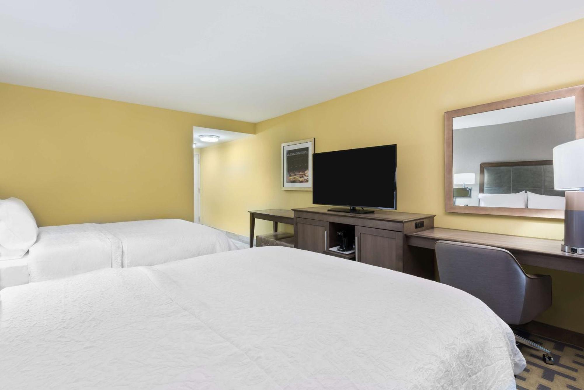 Hampton Inn & Suites Tampa Airport Avion Park Westshore Екстер'єр фото